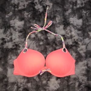 Victoria’s Secret bombshell bikini